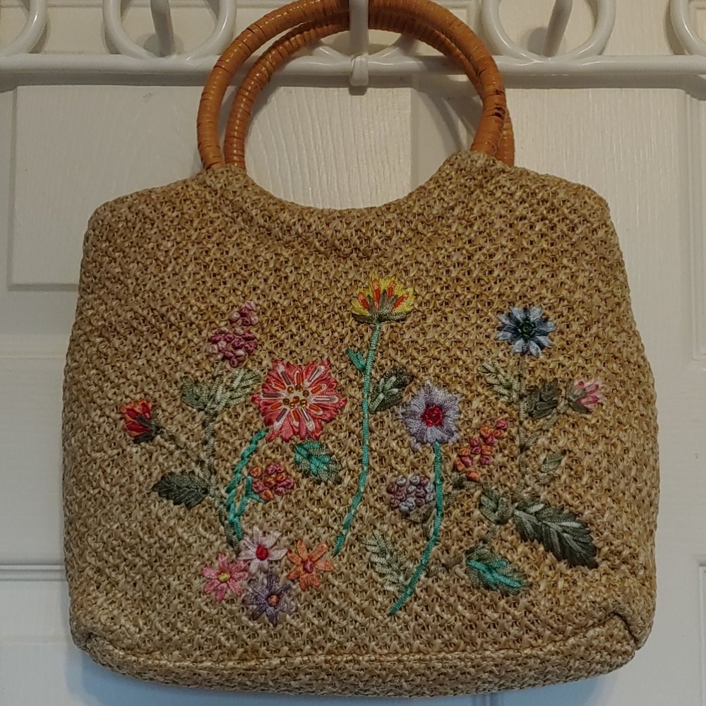 🌺 NWOT Straw-like bag